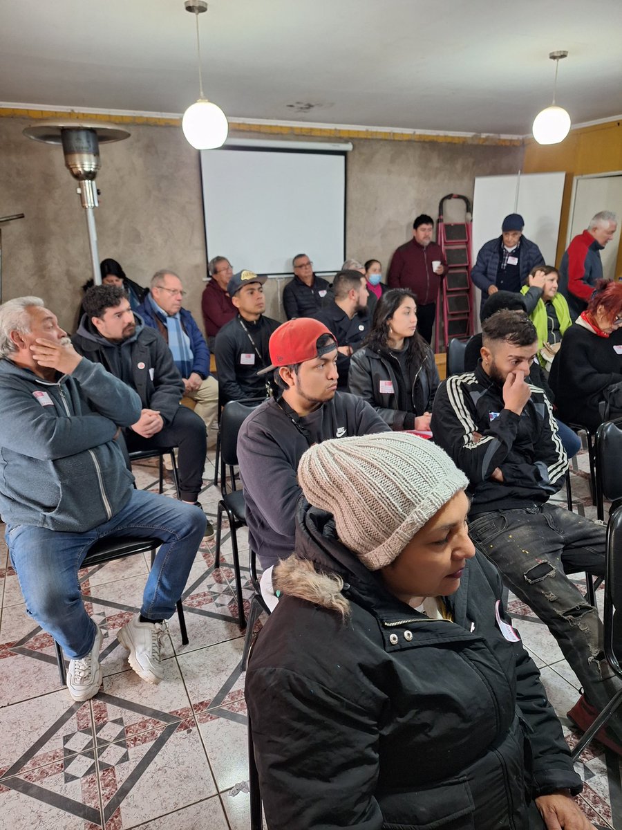 alvarezhuencho's tweet photo. Hoy participé del Congreso Comunal de Conchalí, grata jornada con importantes discusiones acerca del futuro de nuestro @PSChile 

El reencuentro de la gran familia socialista a nivel nacional nos dará la reflexión necesaria para enfrentar el presente y construir el futuro https://t.co/pyLj7JB3wF