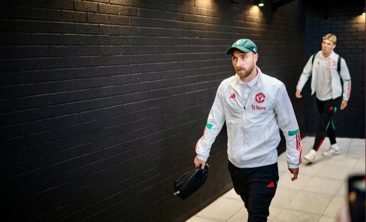 Omodior30's tweet image. •Hojlund will cook today against Burnley.
•I'm hoping Evans and Lindelof are a composed CB pair with experience and passing ability as individual talents.
•Young Hannibal and Mctominay in the midfield against a Pacy Burnley
• Let's start our season now.
#GGMU #plfans
#BURMUN