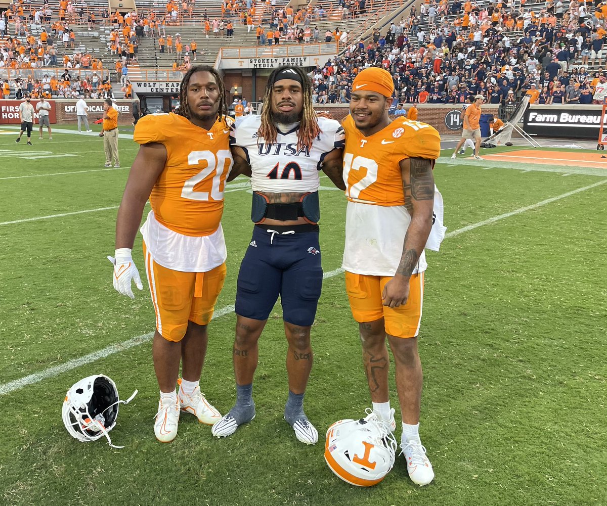 ByMikeWilson's tweet photo. Bryson Eason, Martavius French and Tamarion McDonald reunited at Neyland Stadium.
The former Memphis Whitehaven stars all signed with UT in the 2020 recruiting class https://t.co/WmYOOuFGFM