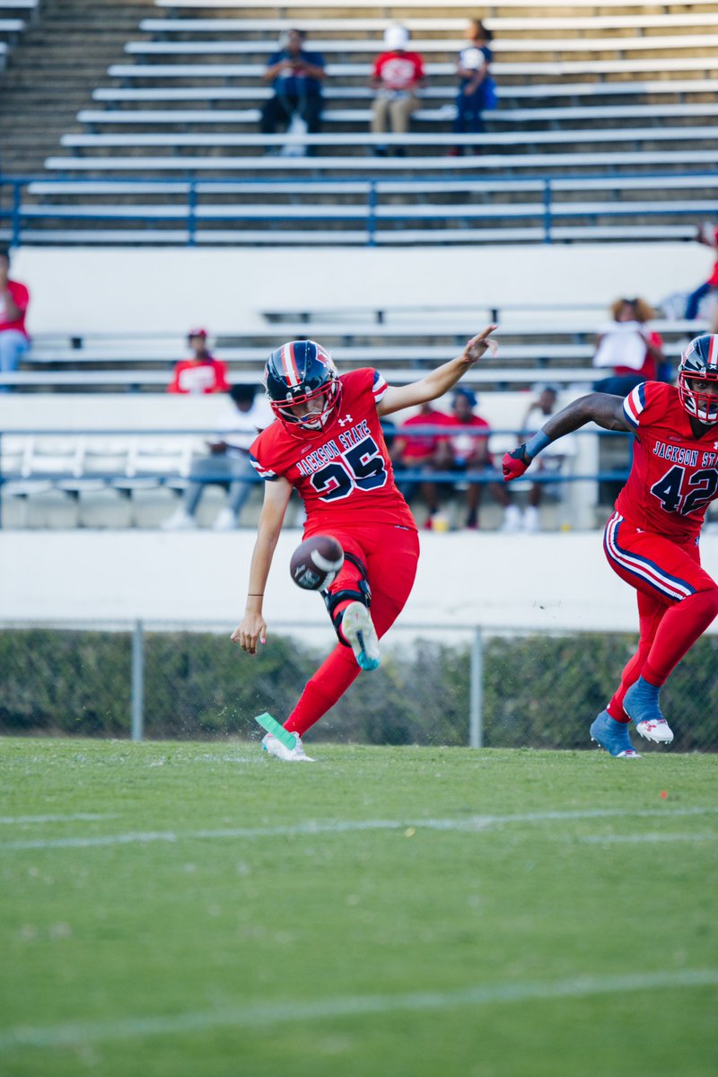 gojsutigersfb's tweet photo. K Leilana Armenta is the first woman player in Jackson State University football history and is believed to be the first woman to kick in HBCU Division I history. Armenta, a freshman on the JSU soccer team from Ventura, Ca.,  was added to the roster this week due to injuries. https://t.co/wuQn68TkcF