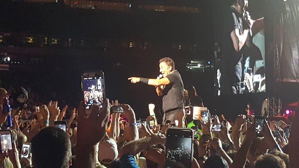 TomSzymanski's tweet photo. Happy 74th bday to The Boss and happy first ever “#BruceSpringsteenDay” in NJ. A few of my best Bruce pics from over the years. PS, get well soon #BruceSpringsteen https://t.co/HRwRUYeHsx