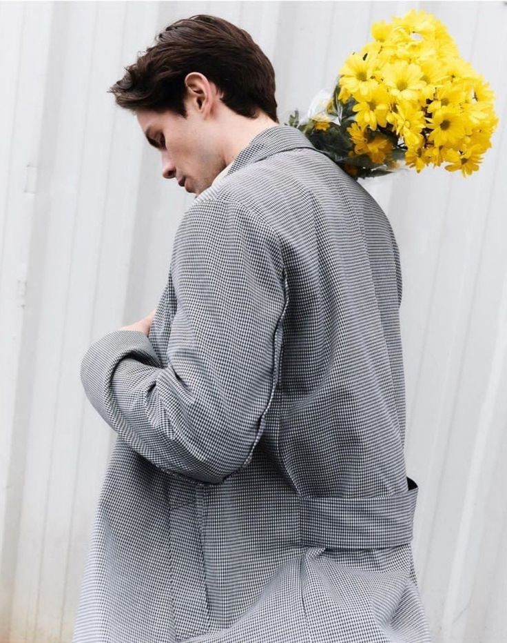 ⠀⠀⠀⠀⠀⠀⠀⠀ 𝄖Flores amarillas, todas las que existen. Para ti.
  ⠀⠀⠀⠀⠀⠀⠀⠀