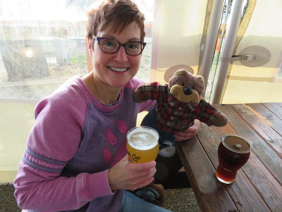 Final #pints for #Summer 2023 with #celebrityauthorbear @TeddyTedaloo 
#authors #craftbeer #writers #writerslife #happyhour #AuthorsOfTwitter #writerscommunity #authorscommunity 
mitziszereto.com