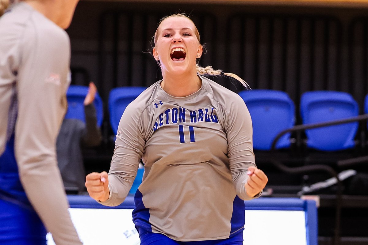 𝙃𝙤𝙬'𝙨 𝙩𝙝𝙞𝙨 𝙛𝙤𝙧 𝙖 𝙨𝙩𝙖𝙧𝙩 𝙩𝙤 𝘽𝙄𝙂 𝙀𝘼𝙎𝙏 𝙥𝙡𝙖𝙮?
It's the first time Seton Hall has opened conference play with back-to-back sweeps since 1994.

1994 was also the last time the Pirates swept UConn.

#HALLin 👏🏾👏🏻👏🏾👏🏻