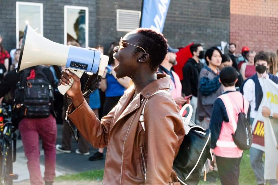 Great work to the nearly 500 people who came out to say NO NAZIS, NEVER AGAIN! Thanks to Amiriya and Matt Hrkac for these brilliant photos of the rally!