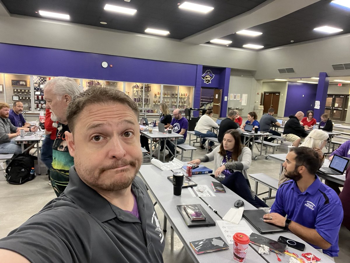 CapnsClassroom's tweet image. Late start Friday with the rest of the crew! #PiperFamily