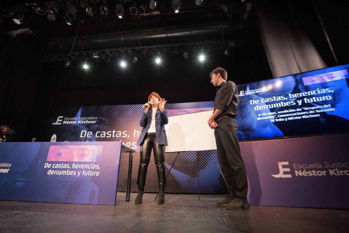 CFKArgentina's tweet photo. Dije que esta iba a ser una elección atípica, de tercios, y que lo importante iba a ser el piso y no el techo. Bueno, sucedió eso.

Y quiero reconocerle una cosa muy importante al ministro de Economía que es haberle dicho la verdad a la sociedad sobre el FMI, y decirles a los argentinos y argentinas que el FMI obligó a devaluar. Cada argentino y cada argentina tiene que saber por qué los precios aumentan.