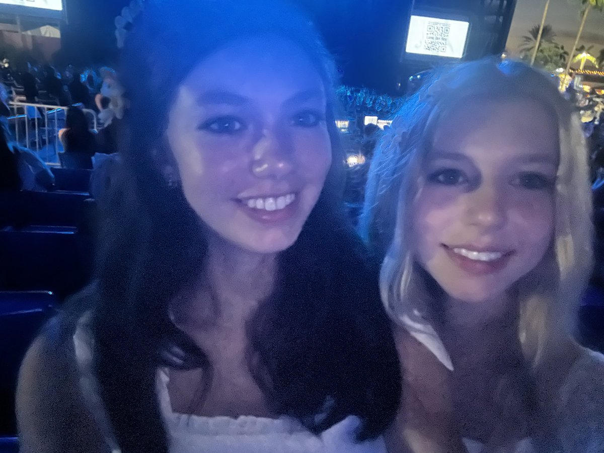 Ashley Perkinson tweet media