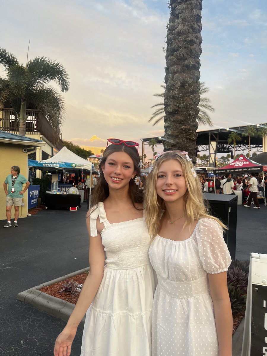 Ashley Perkinson tweet media