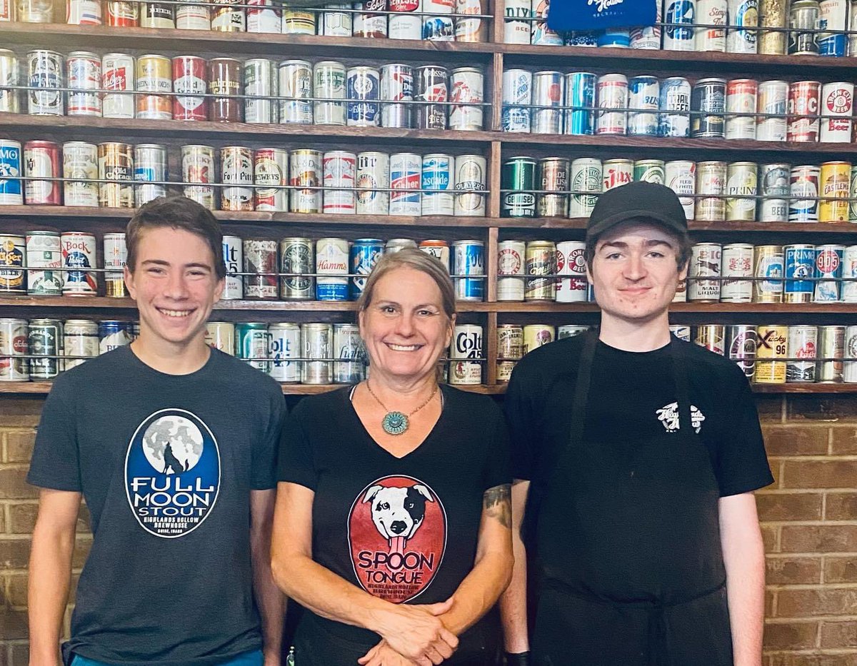 Looking for a fun winter job? Look no further! We are looking to hire one server, one host and one line cook! Apply within! #highlandshollowbrewhouse #northendboiseidaho #boiseidaho #boisebreweries #funplacestowork