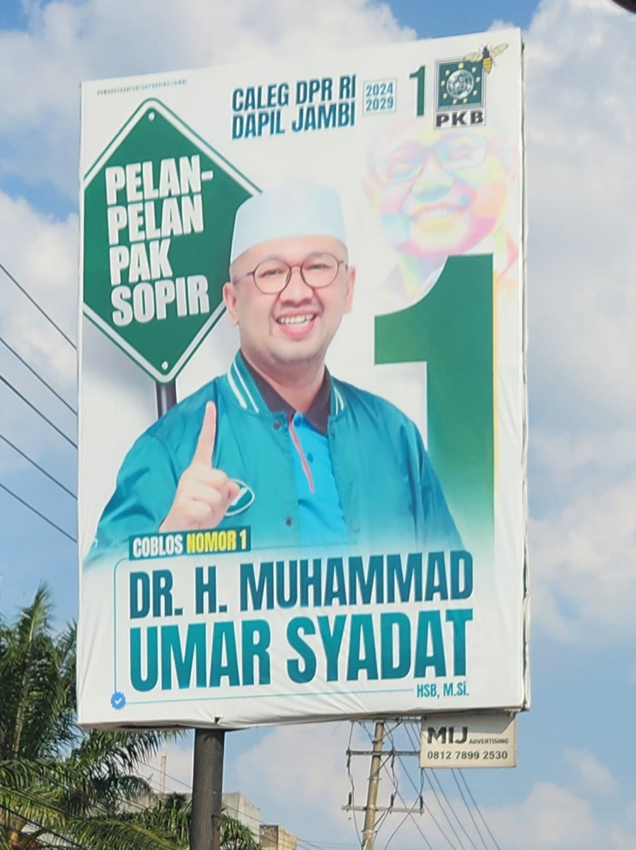 teguh_usis's tweet photo. Masih belum banyak agaknya foto opung @Umar_Hasibuan__ di jambi nih... Hehehe... https://t.co/ORskNoHcQT