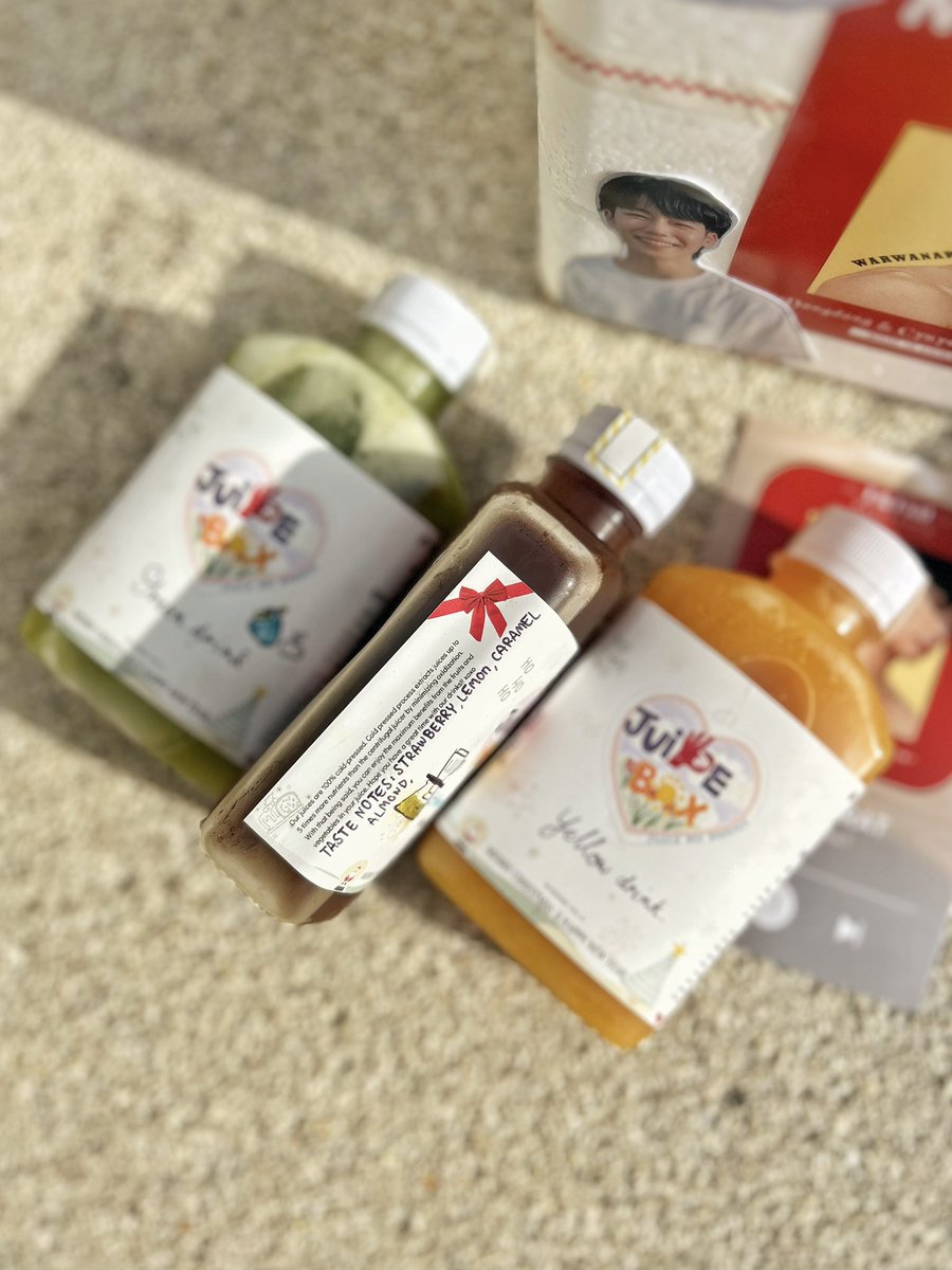 juiceboxbkk's tweet photo. 🤍𝘍𝘰𝘰𝘥 𝘴𝘶𝘱𝘱𝘰𝘳𝘵 🤍 ✿˚ ꒱ 
Thank you YinWar's  Fan 
@warwanarat 
#YinWarโตมาเพราะFoodsup
#destinyclinicYinWar
#หยิ่นวอร์
#warwanarat
#วอร์คราฟLV35
#juiceboxbkk #juiceboxbkkglobalsupport #foodsupportthailand https://t.co/nA4oeCNa4p