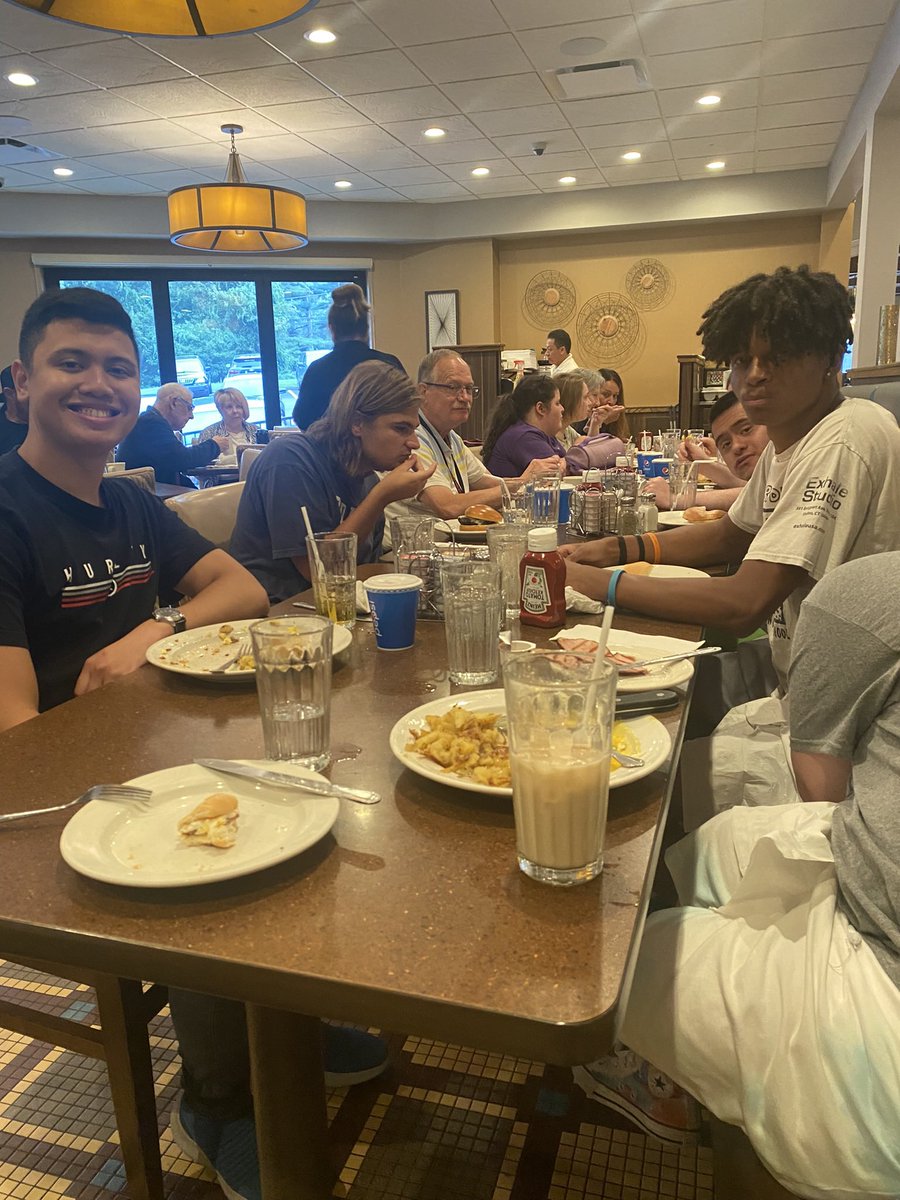 mrs_morrill's tweet photo. A simple trip to a diner promotes community involvement, while developing communication, self-advocacy, decision making, and monetary skills! https://t.co/tDN2ffNGNz