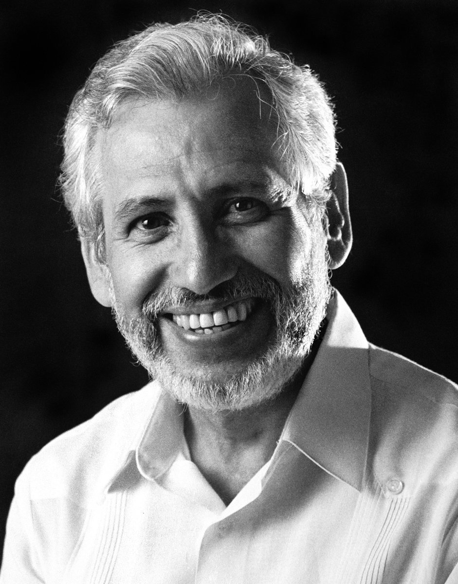 Tanamah's tweet photo. Filiberto Ojeda Ríos, patriota puertorriqueño asesinado por el FBI el 23 de septiembre de 2005 en el pueblo de Hormigueros mientras en la Plaza de la Revolución en Lares se escuchaba su voz en un mensaje grabado, durante los actos en honor al Grito de Lares.
📸:Farrique Pesquera https://t.co/HfzNpSmYZq