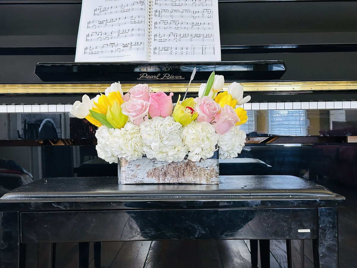 Rachel Howzell Hall tweet media