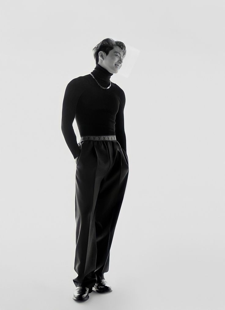 JKWAIST97's tweet photo. 2021.                                           2023. https://t.co/qNhzc0m4HU