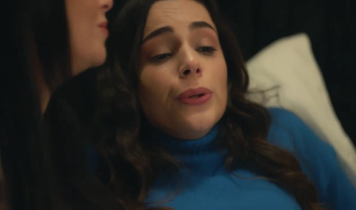 #CorazónNovaFinal Mamá, no me dejes!. No me vayas a soltar la mano!  Dónde está la comadrona? llámala, voy a dar a luz, que venga!