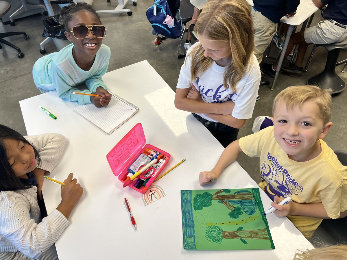 Jacket Jive girls in action helping their little buddies 💜💛