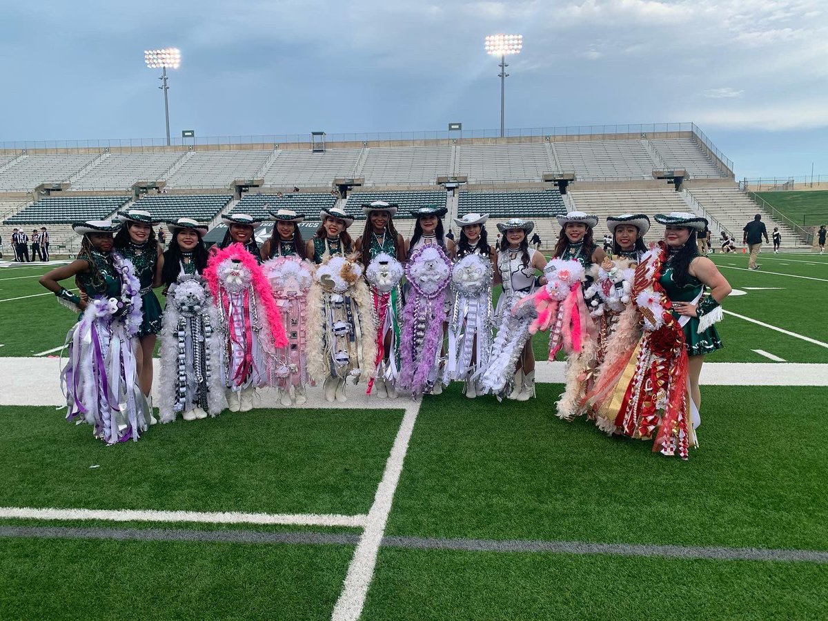 Varsity Belles tweet media