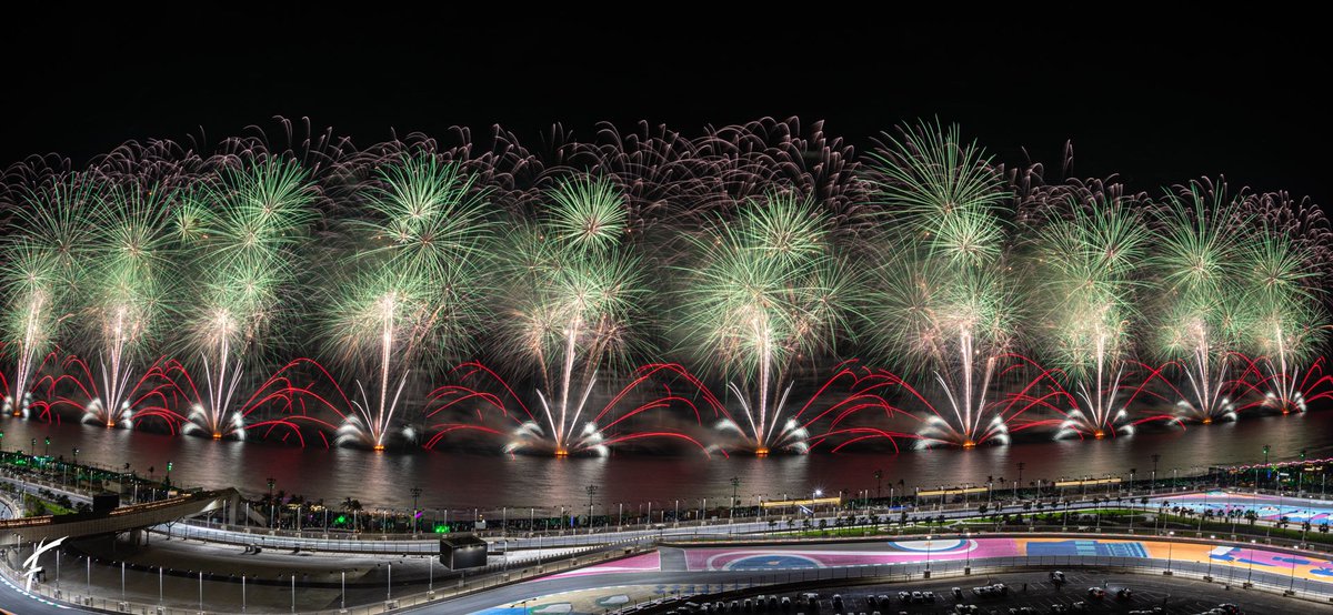 GroupeFpyro's tweet image. Happy national day 93 KSA! #KSA #NationalDay #jeddah #fireworks #العاب ناريه #اليوم الوطني