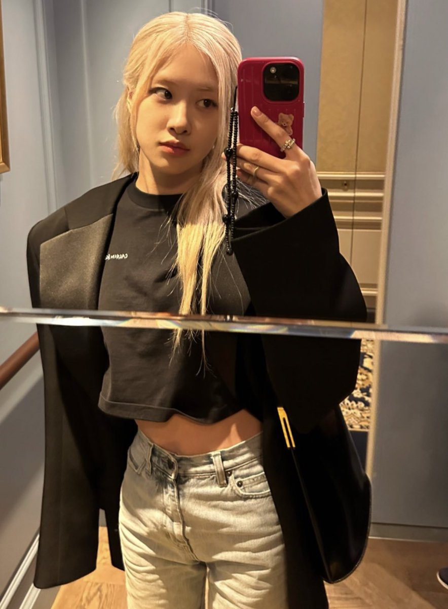 roseannepics's tweet image. 