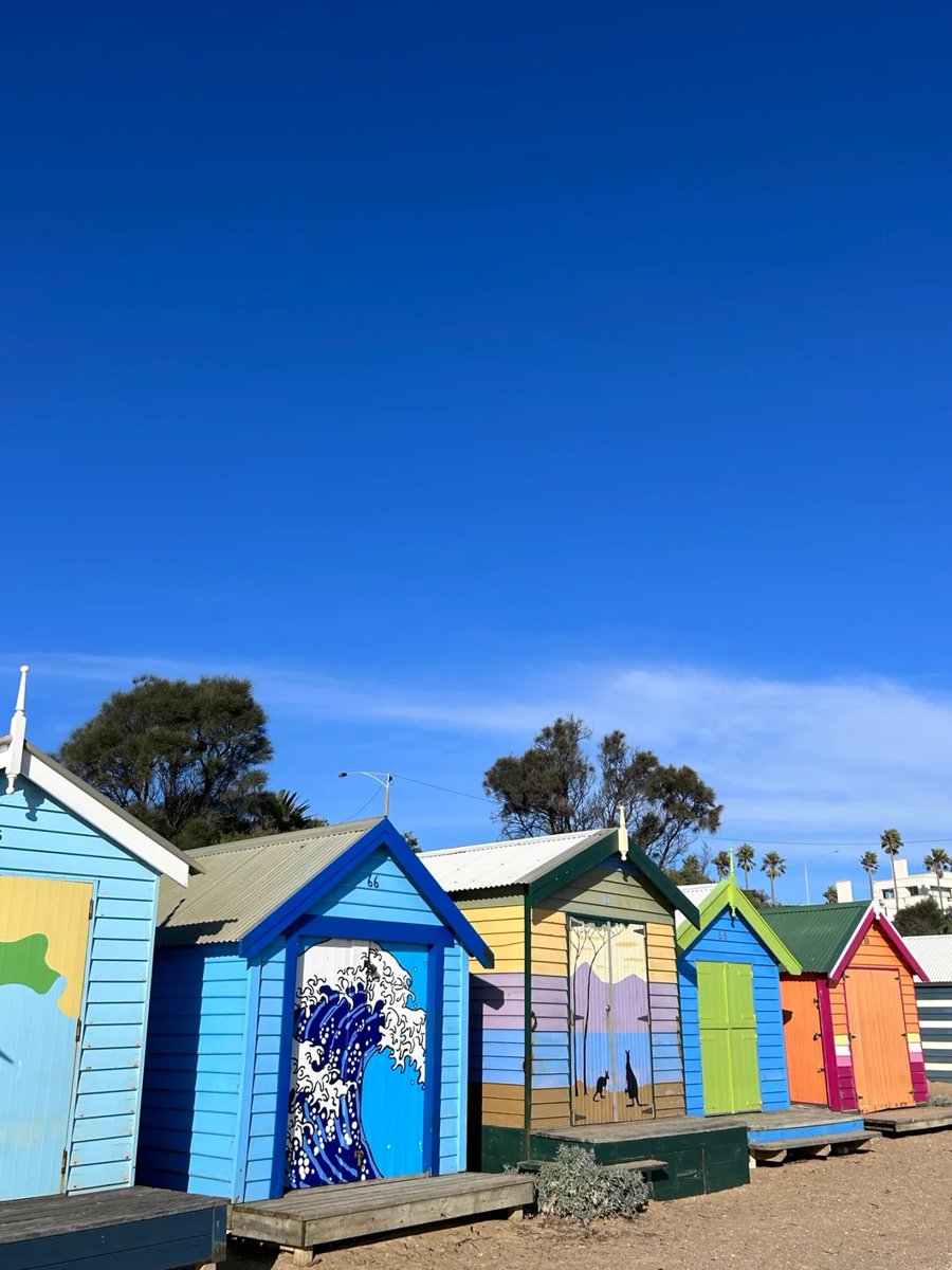 Morning bliss at Brighton Beach 🌞🏖