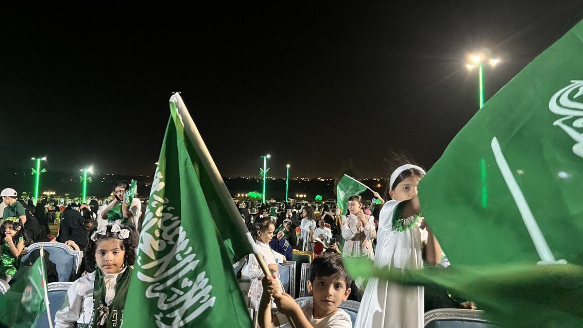 AljoufSA's tweet photo. 📸|| حب الوطن وعفوية الأطفال تسبقهم للمشاركة في اليوم الوطني بمنطقة #الجوف .
💚🇸🇦
#��حلم_ونحقق 
#اليوم_الوطني_السعودي_93 https://t.co/BE2NAuyabS