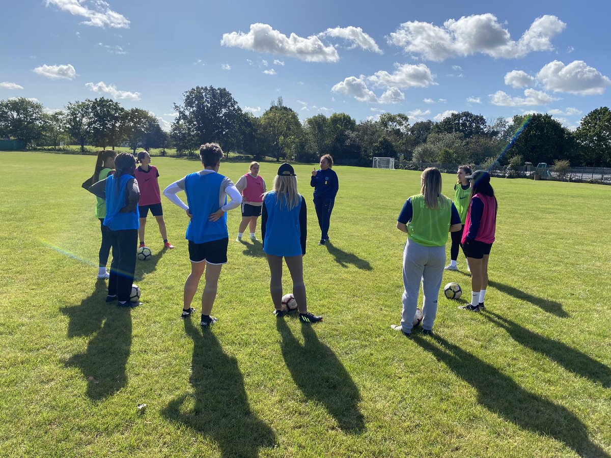 Streets_72's tweet photo. I got to work with &amp; alongside so many inspirational people today in Greenwich as part of the #100FC coaching programme

In photos;

▪️Mentor mate Rudy
▪️Our practical coaching group
▪️Estelle leading group
▪️Coaching qualities

Top collaboration 😊⚽️

@LondonFA @AmateurFA https://t.co/fEt7FwV42y