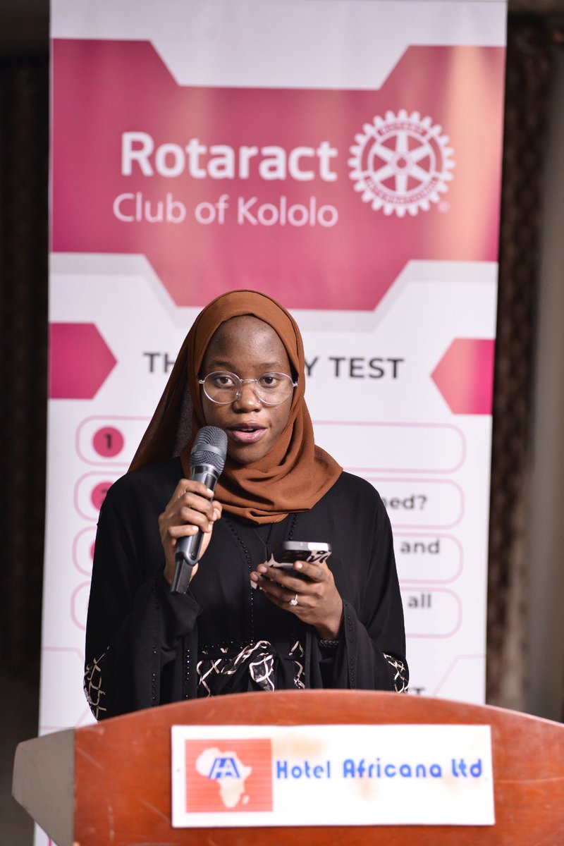 rotaractkololo's tweet photo. @miss_senas had the honor of introducing our prestigious Guest Speaker Ms. Beatrice Lugalambi, General Manager, of Corporate Communications and Marketing at Centenary Bank who had a rich captivating CV. https://t.co/jS2W2RuAAV