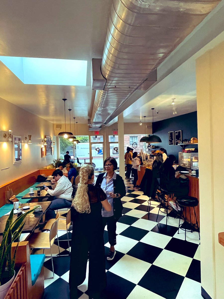 Día lluvioso en #lic #ny 😏 ☕️ #zarumagoldcoffee #zaruma <a href="/ZarumaGcoffee/">Zaruma Gold Coffee</a>