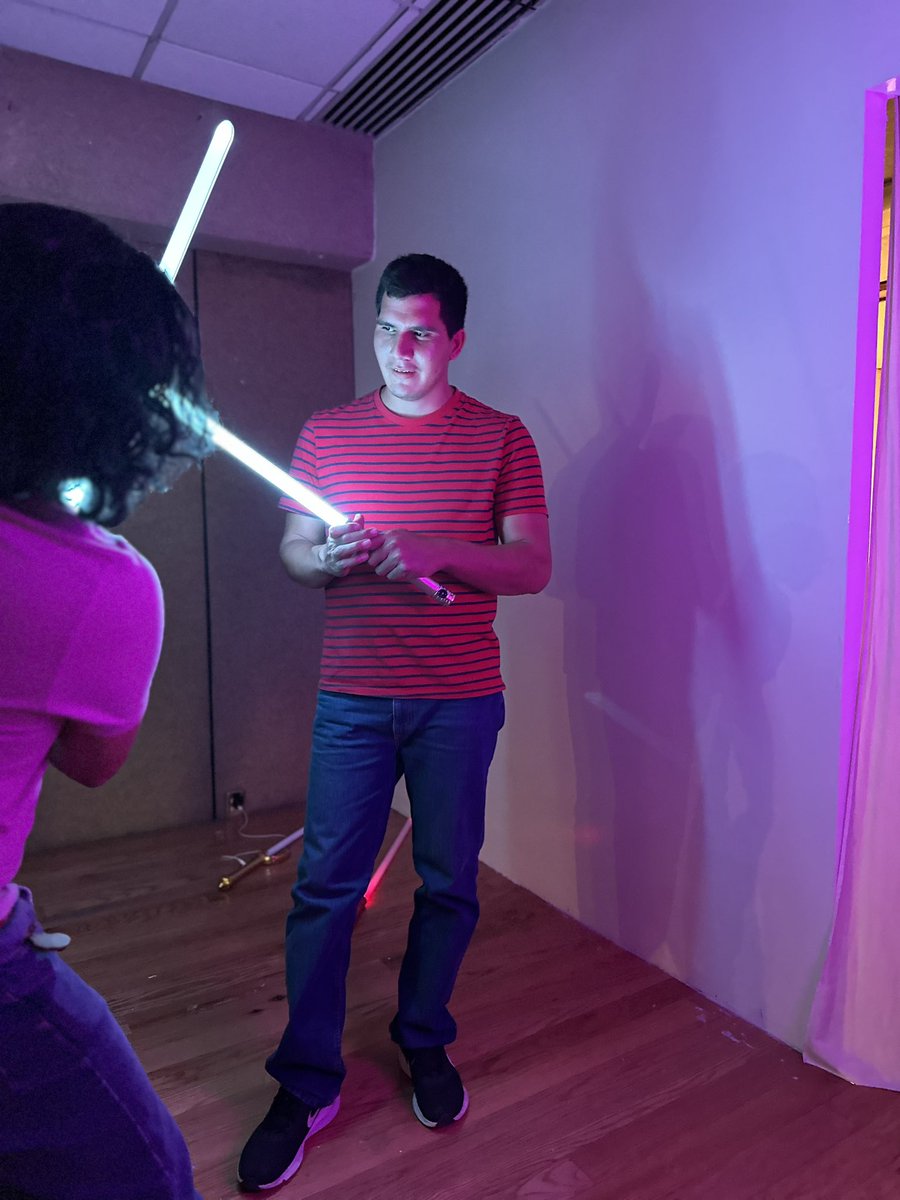 soygabowan's tweet photo. Hoy dimos clase de Lightsaber para gente bien bonita en el Centro de vida comunitaria Carlos Gómez Senderos!! El Lightsaber se adapta increíblemente para personas con discapacidad intelectual!! 

Cositas chidas que se aman de este trabajo!! 

Con @SolsonaUlises https://t.co/ZSABqbWMsx