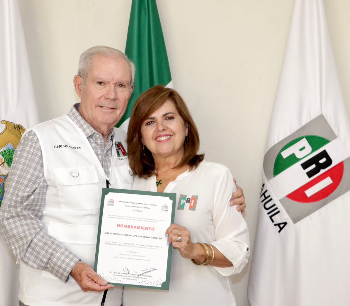 PRICoahuila's tweet photo. El Presidente del #PRI en #Coahuila, Carlos Robles Loustaunau, entregó nuevos nombramientos a secretarios que conformarán el Comité Directivo Estatal del tricolor en Coahuila.
Enhorabuena a todos ellos.
¡Pa’ delante, Coahuila! https://t.co/8dhRirqoOZ