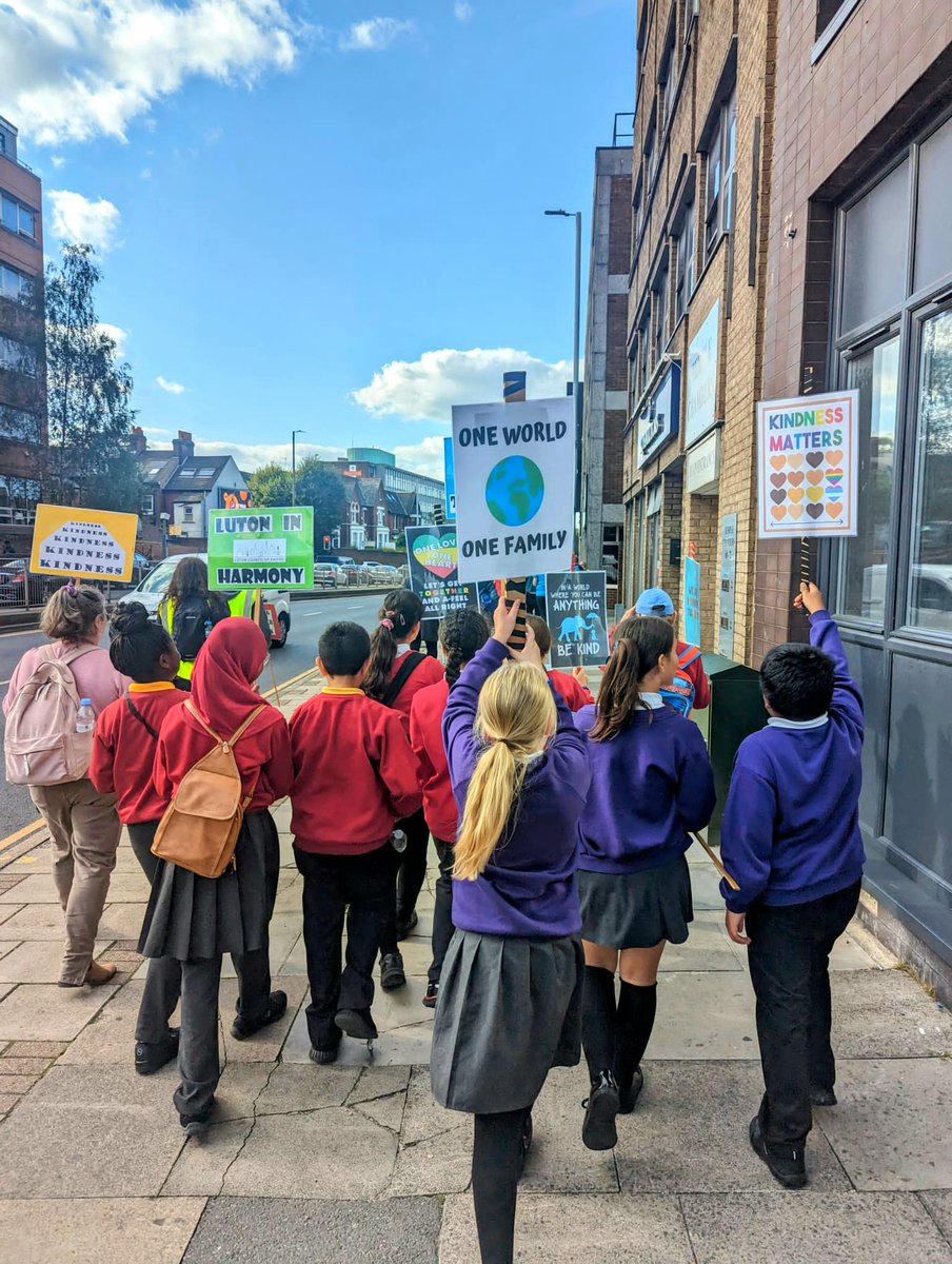 pioneer_trust's tweet photo. A privilege to be part of the 27th annual Peace Walk today with our amazing pupils, spreading the message of peace &amp; friendship with other like-minded Lutonians! A great experience, giving the children insight into different faiths as well as making new friends along the way ❤️. https://t.co/R70V0Whr1A