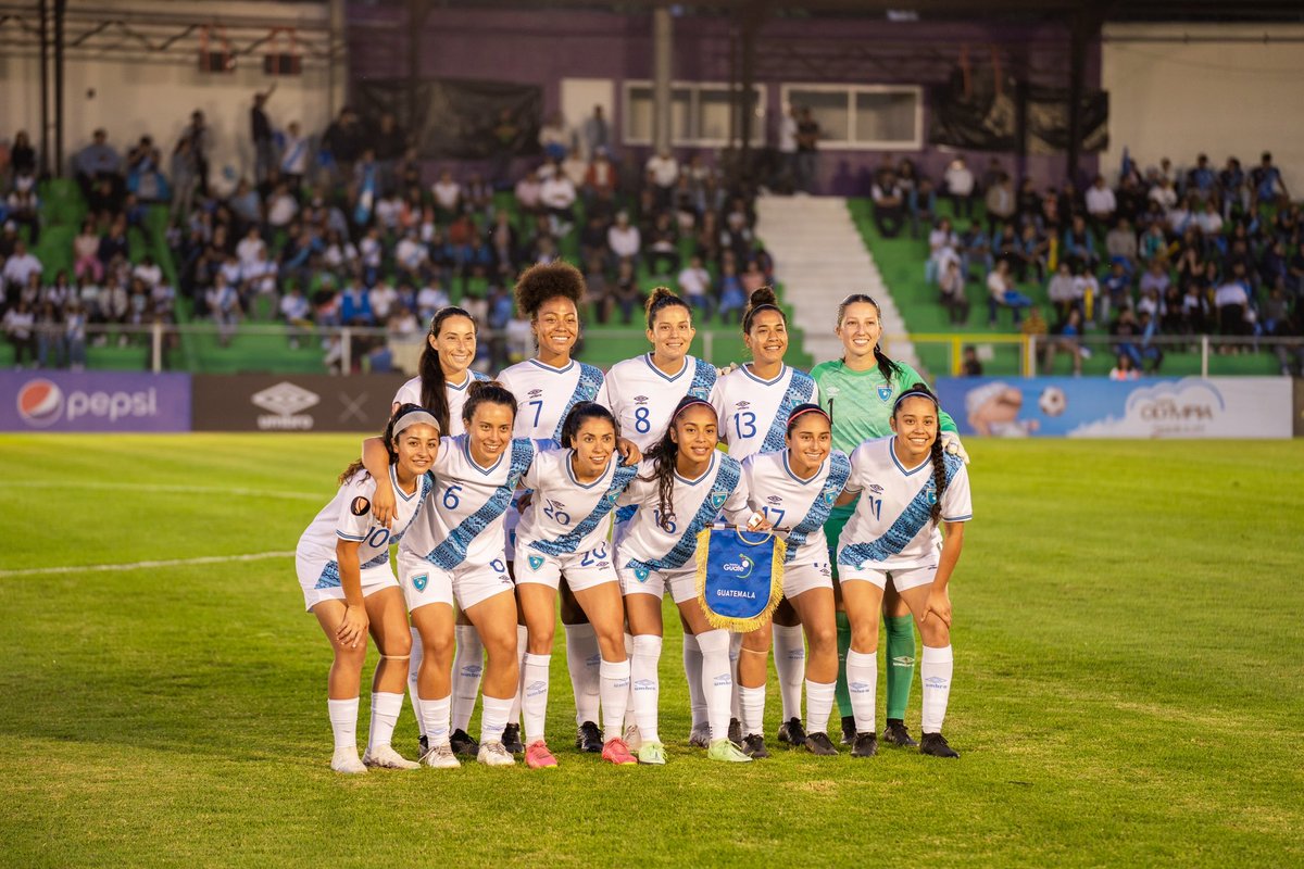maria8amanda's tweet image. Wherever you go, go with all your heart 💙🇬🇹⚽️ #notoveryet #together