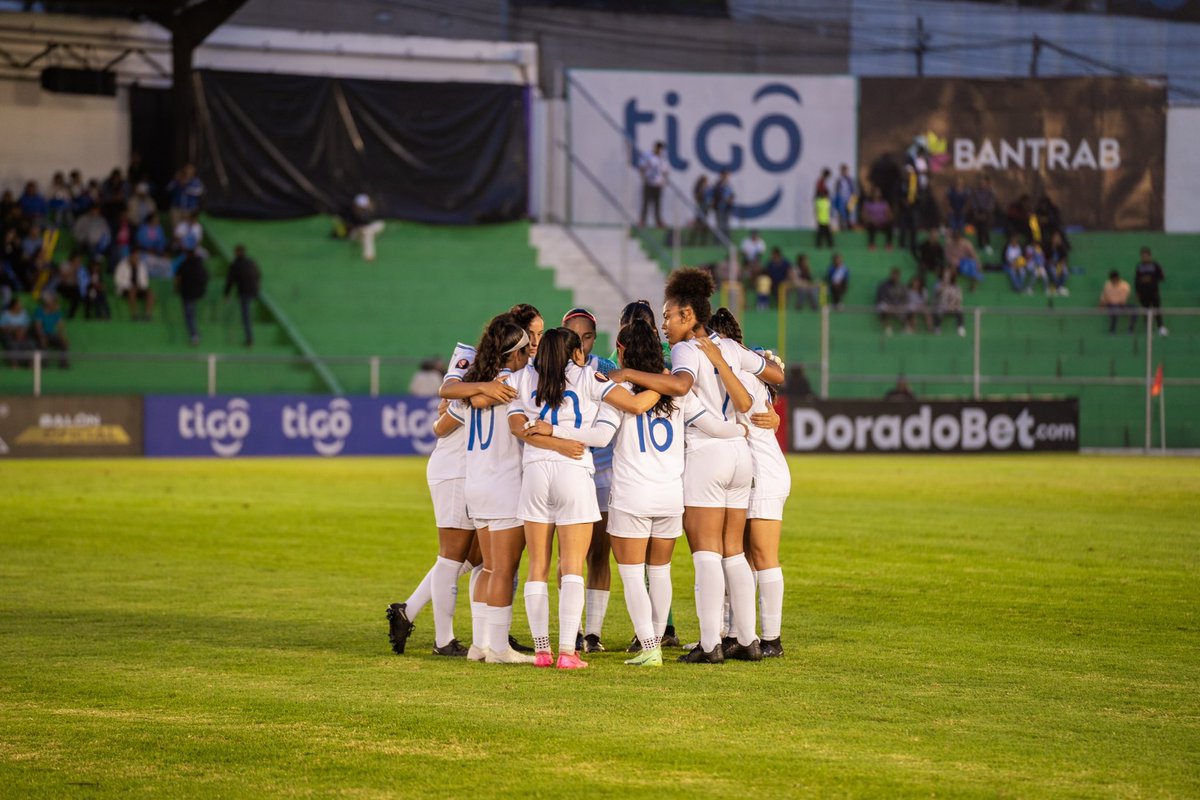 maria8amanda's tweet image. Wherever you go, go with all your heart 💙🇬🇹⚽️ #notoveryet #together