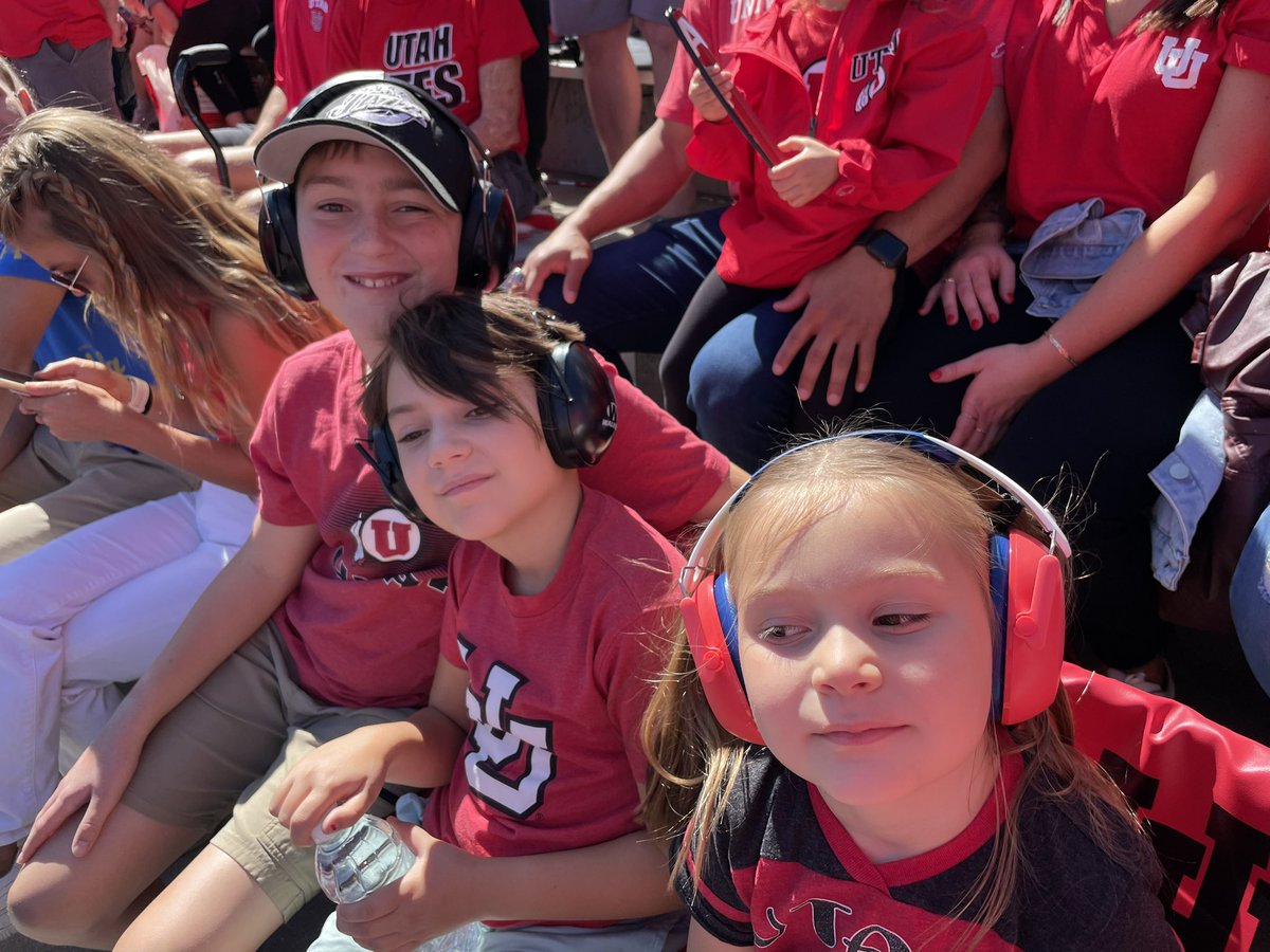 MathHesterman's tweet photo. Kids are here too working on a Football Scavenger hunt. https://t.co/yPvDVK0UeY