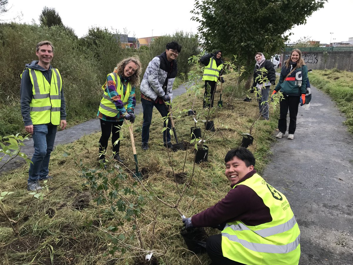 speediecelt's tweet photo. #Parklife. Today 51 volunteers from ⁦@uniofgalway⁩ planted an #EdibleForest in #TerrylandForestPark #Galway. They came from USA, Ukraine, Russia, Spain, France, Germany, India &amp; Indonesia to put roots in Irish soil ⁦@StudyInGalway⁩ @galwaynpc ⁦@UniGalwayALIVE⁩ https://t.co/PRxCddcaE6