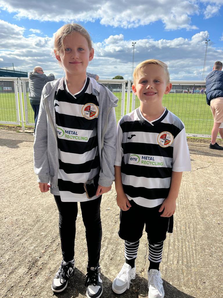 Cheers <a href="/MarcHarrison11/">Marc Harrison</a> for the kits made the kids day they are over the moon, top man! Well done <a href="/tilburyfc/">Tilbury FC</a>