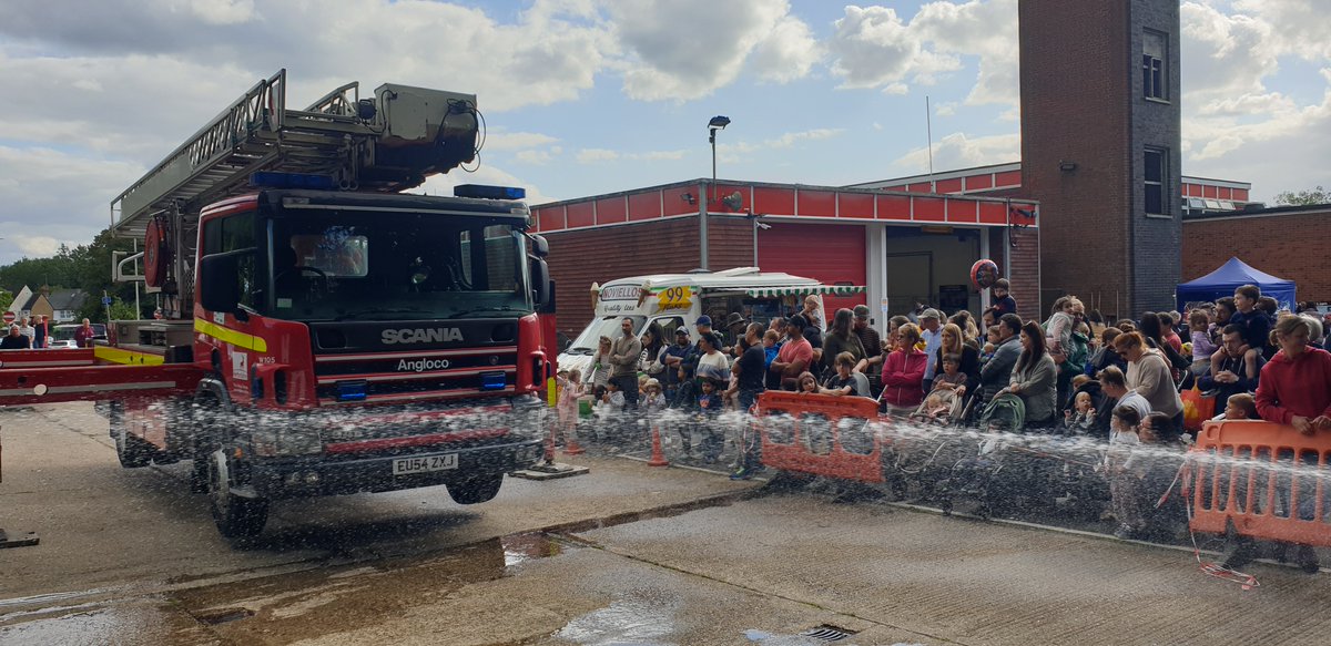 RickmansworthFire tweet media