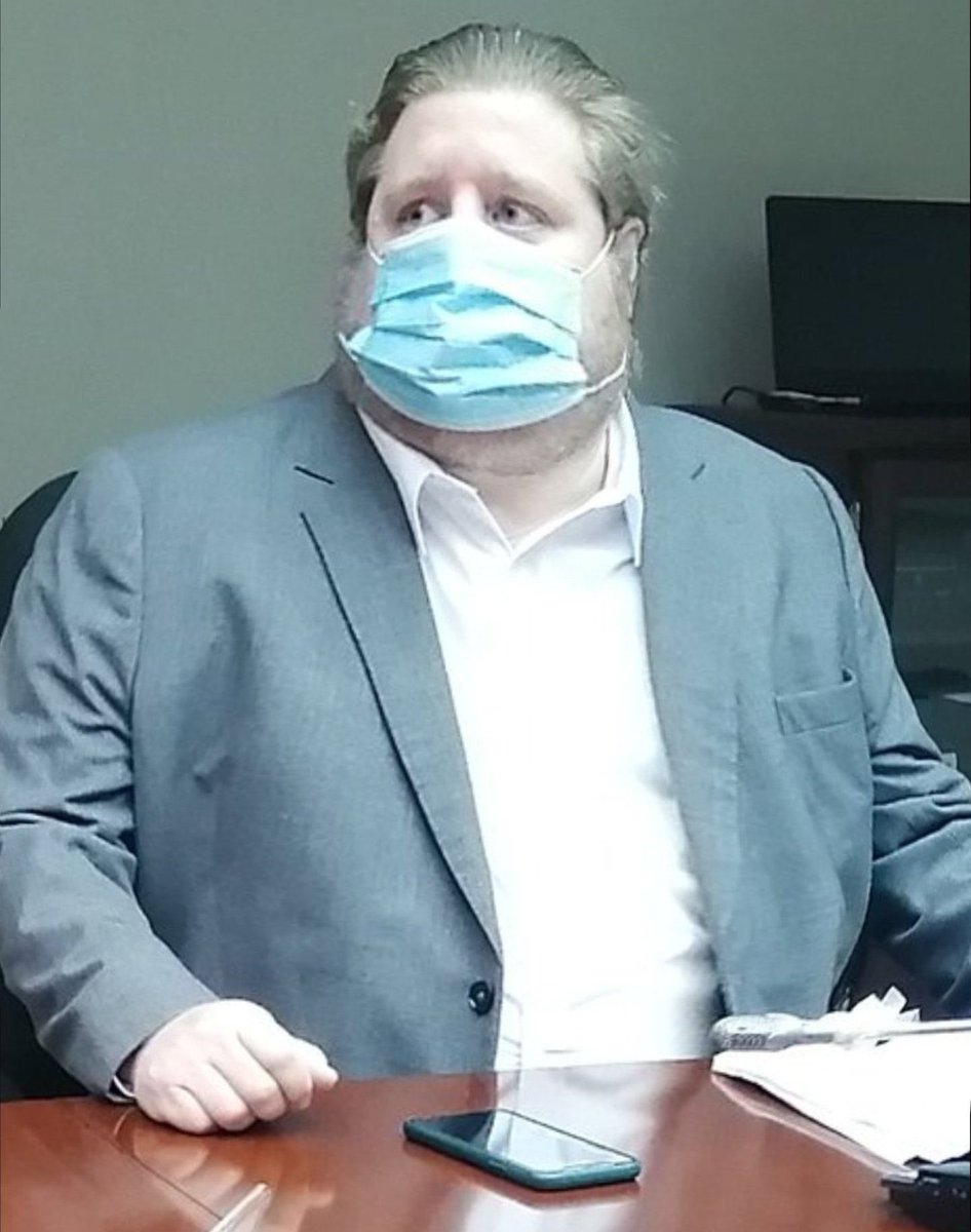 ElTrompudo2022's tweet photo. Recordando la expresión del Porky Anliker cuando fue llamado a declarar por miembros de la Asamblea saliente. Anliker desapareció cientos de millones de dólares del MAG. https://t.co/aJoESRaXom