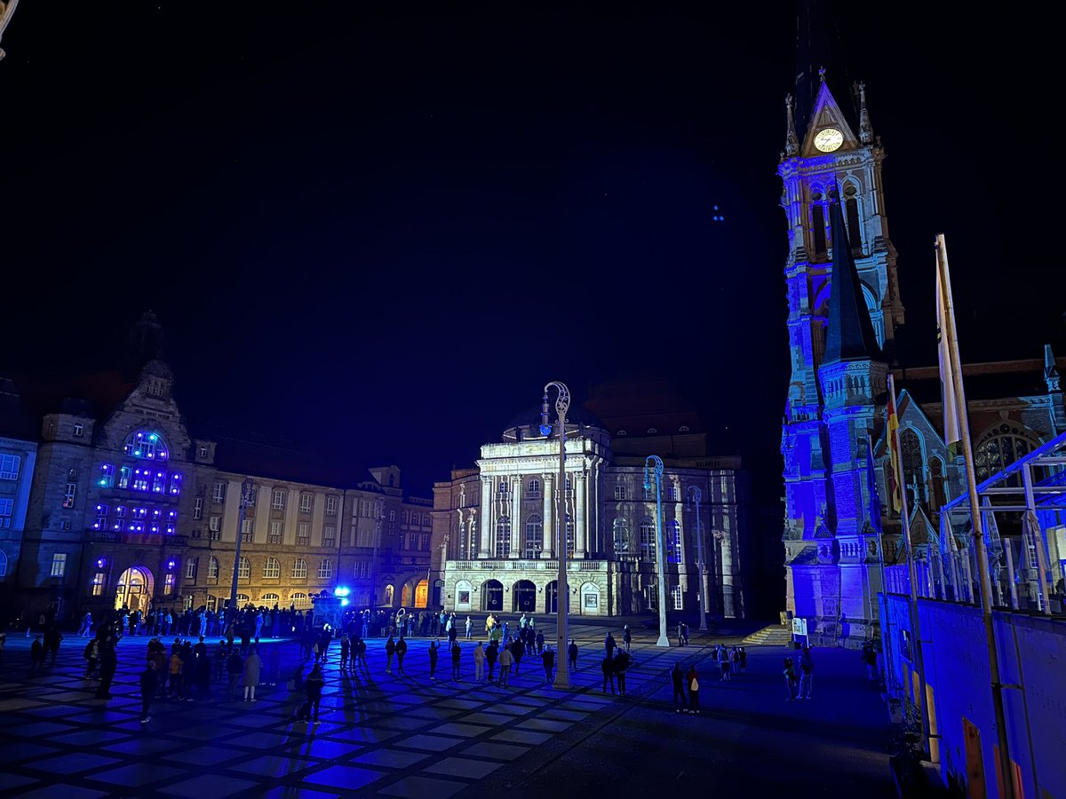 _tho_'s tweet photo. #lightourvision #chemnitz #oper https://t.co/0OPmLb8DyP