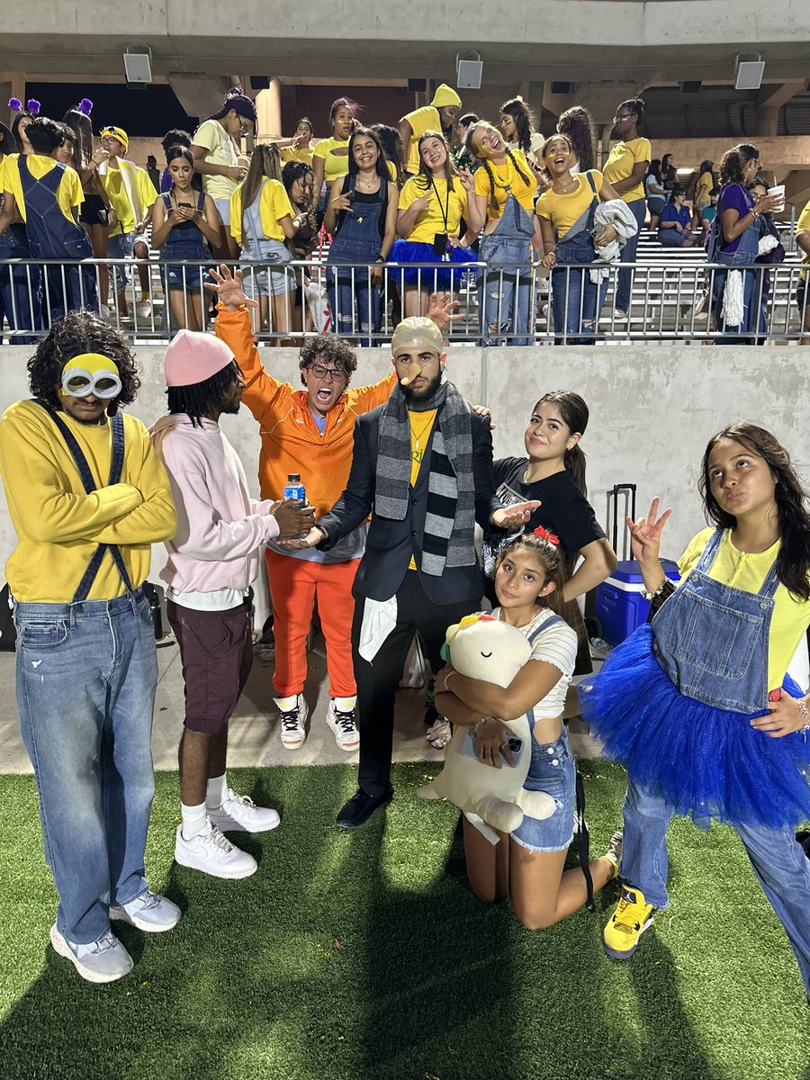theramrowdies's tweet image. Had a blast last night with the Ram Rowdies! UMM I mean, the MINIONS! We might’ve not stole the win, but we sure did steal the moon! 🌕 #rpnd #studentsection #mchs