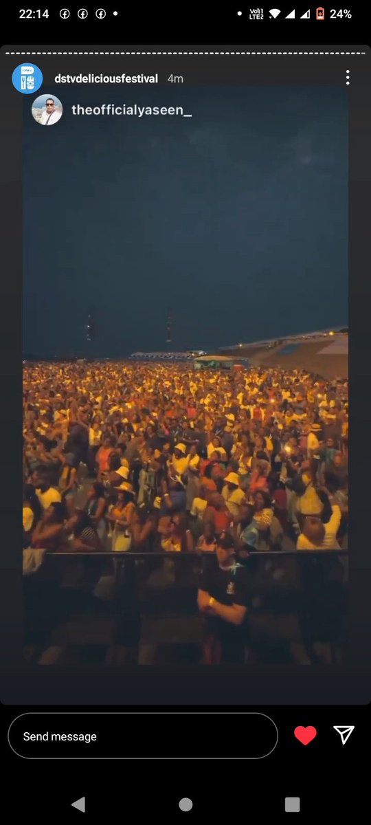 The crowd is crowding 🤌

KHOSI TWALA THE HOST
KHOSI TWALA X DSTV FESTIVAL
#KhosiTwala 
#DStvDeliciousFestival