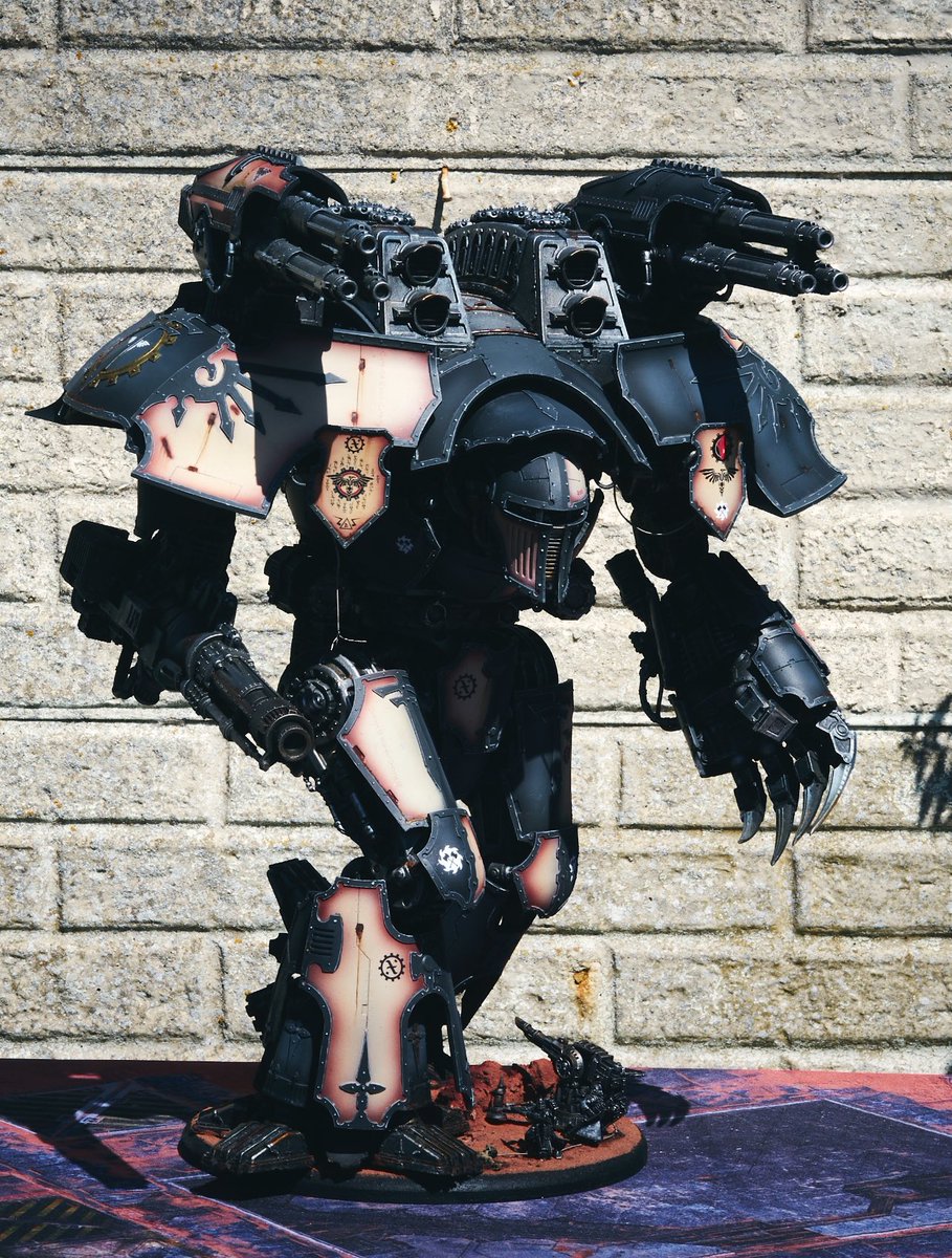 co1856's tweet photo. Legio Vulturum Warlord Titan Tenebris Monarchia “The Dark Monarch” https://t.co/VJBZylmaD0