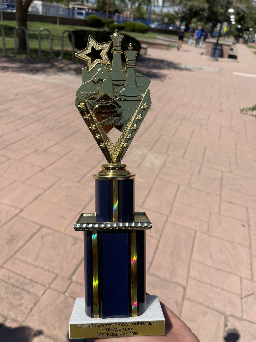 RgutierrezChgo's tweet image. 3rd place in the Segundo Barrio Chess Tournament #ClintHS #WeAreClintFamily #ClintHSChessTeam