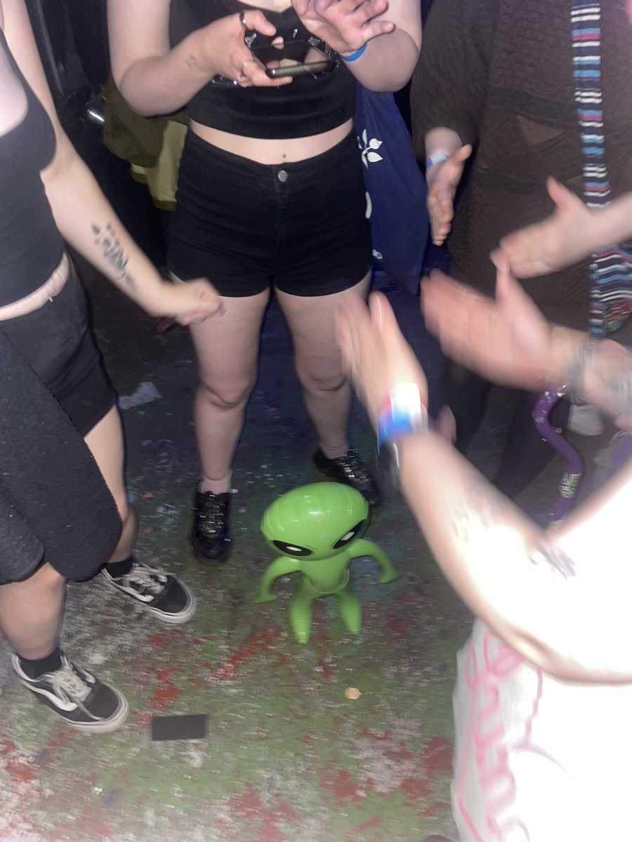 koolgammagirl's tweet photo. hot boy i met at a gig 🤭😖 https://t.co/WRmBPkM6nR