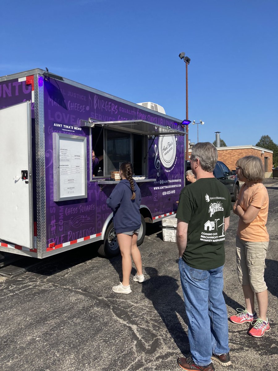 ahml's tweet photo. Our BBQ Party is officially underway! ๐ Join us at Recreation Park from now through 6 pm to try food, listen to music, watch the Jesse White Tumblers (performance begins at 4:30 pm) & more. Plus learn all about #OneBookOneVillage and get giveaways, available while supplies last https://t.co/Rx5d2B97ww