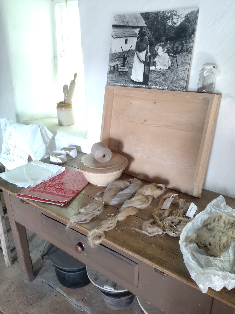 roisin_aiston's tweet photo. Great day to celebrate the end of Harvest season in work with Flax to Fibre walk through all day day! Was lovely to be able to show flax in all its different stages! 😁 There's something lovely about encouraging visitors to actually feel pieces from the handling collection! 😊 https://t.co/o22Mjm65BW
