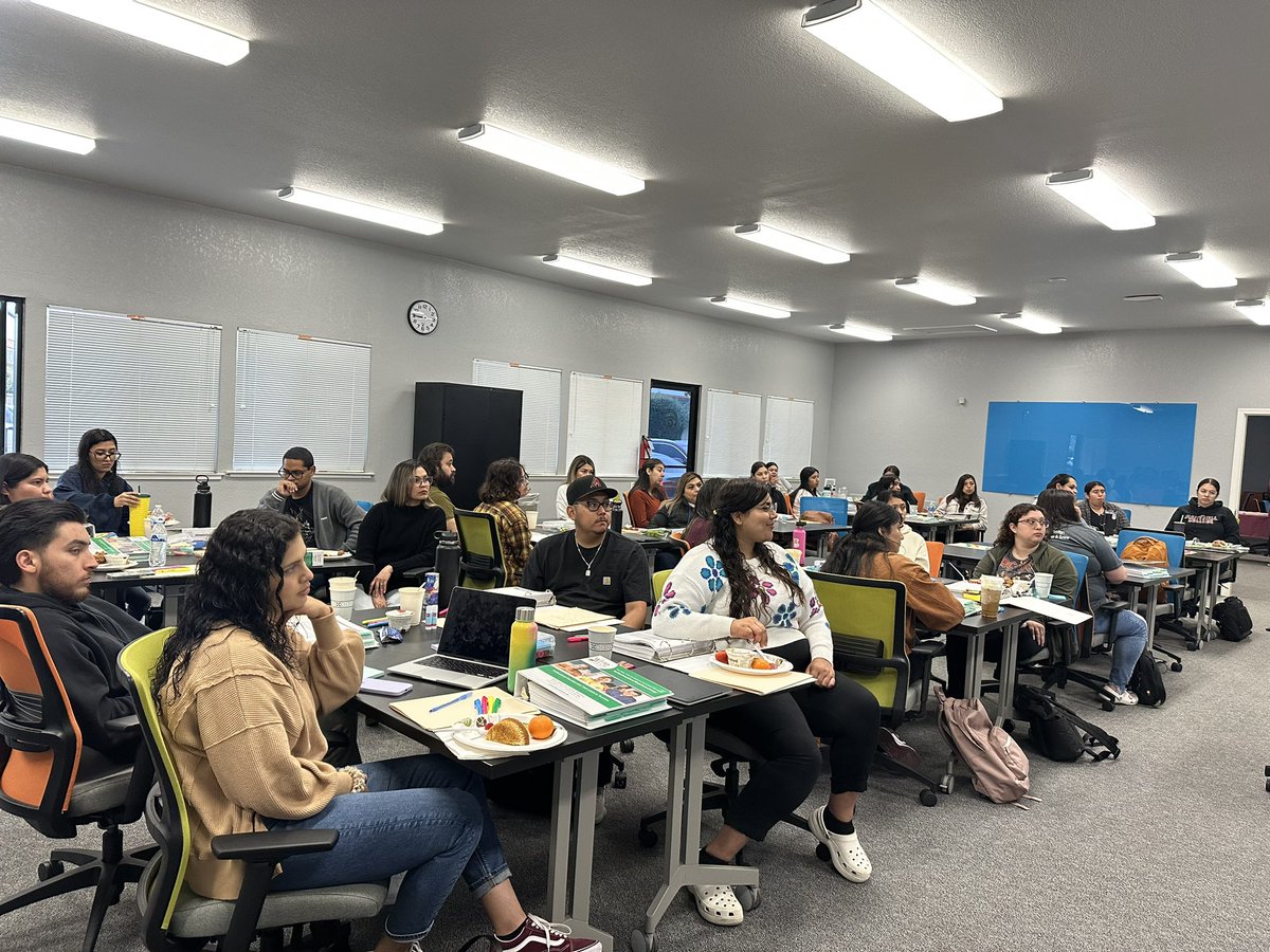 LCortezGUSD's tweet photo. Excited to dive into The Write Tools PD workshop! 📝💡 Ready to sharpen those writing skills and empower students with the best tools for expression! #WriteTools #ProudtobeGUSD #trustandinspire @zjgalvan @lorenalopez0210 @aqgillespie @callme_sanchez @jackyvale18 https://t.co/2N2VSYBfSQ