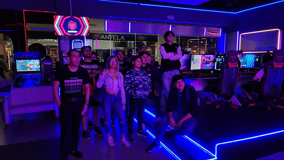 Disfrutando de la Gran Final de la Free Fire League en Monou Gaming Center. 😎

#ElPoderDeLaHorda #FreeFireLeague <a href="/freefirelatino/">Garena Free Fire LATAM</a>